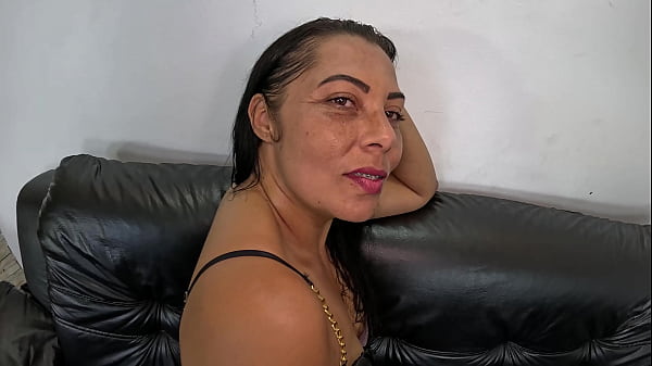 A Milf gostosa fudeu muito e levou vara no rabo