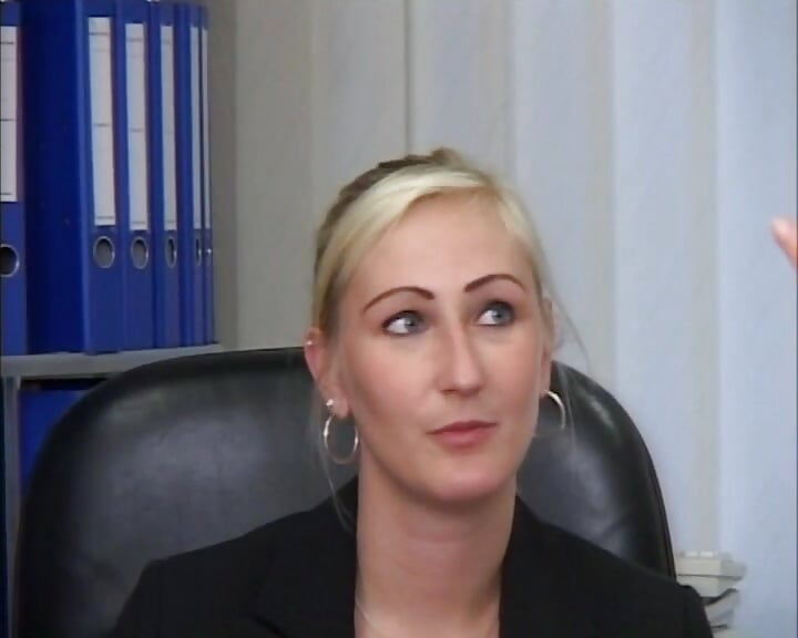 German amateur group sex from the 90s with very hot cock-hungry sluts