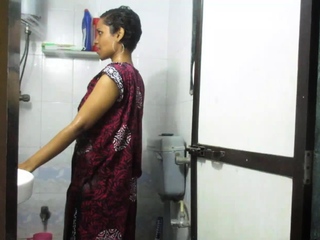 Indian College 18 Year Old Big Ass Babe In Bathroom