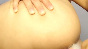 Masturbándome mientras mis papás no están en casa parte 1