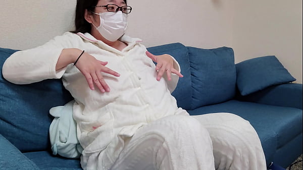 A frustrated housewife masturbates in a nasty way：The full video is→https://www.xvideos.red/channels/aika-frau