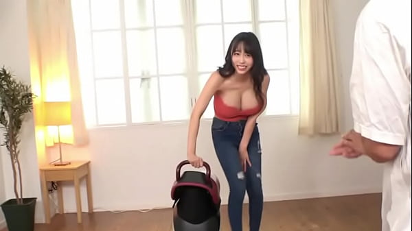 【完全素人】爆乳Kカップの学校職員　簡単な水着撮影と誘い出して過激撮影に参加してもらいました。1