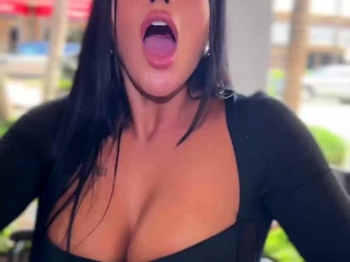 Big Tits Brunette Latina Gives Head