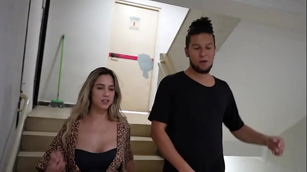 Hot blonde with big breasts loves it when the man makes her cum and leaves the bed all wet and cum