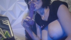 excitada lendo hentai