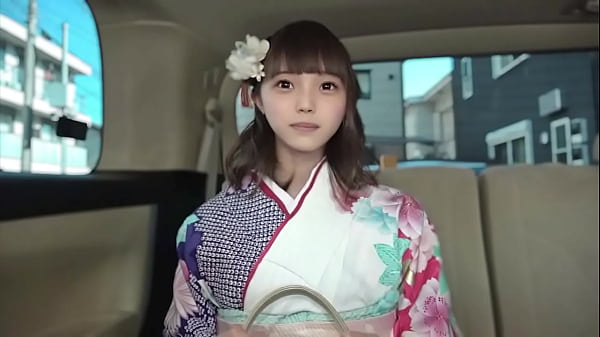 成人式帰りの隠れ爆乳Gカップ20歳 記念撮影と称してハメ撮りを撮影 1