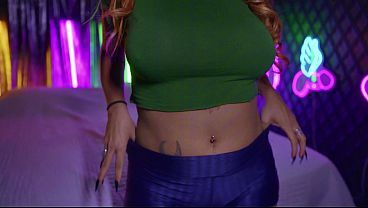 curvy milf double toyed and anus stretched