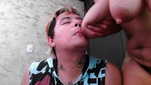 me llena de leche la cara