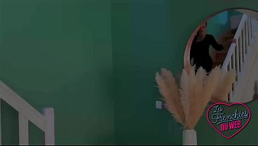 Amy, brune aux gros seins, se régalent avec ces bites !