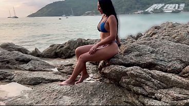Russian busty TOURIST GIRL invites me to her apartment after meeting in BEACH